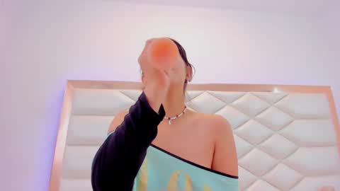 Sweetie Mia online show from January 11, 2025, 6:33 pm