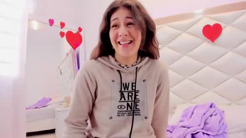 Sweetie Mia online show from February 14, 2025, 6:40 pm