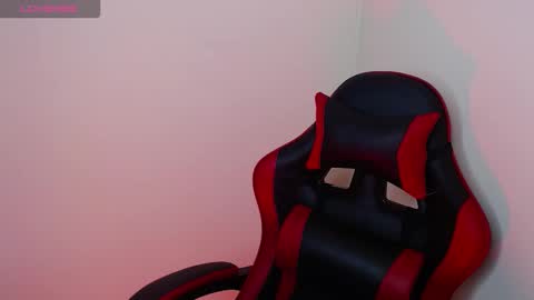 miarobinn_ online show from September 15, 2025, 11:21 am