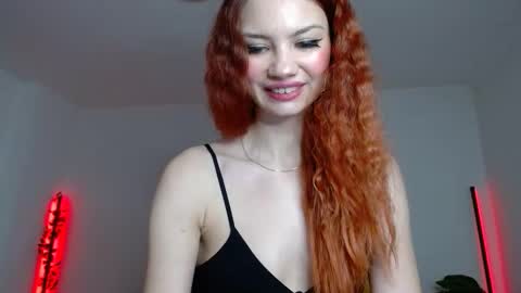 Snapshot of miarossalinda chatting on November 15, 2025, 5:31 pm MiaRossalinda online show from November 15, 2025, 5:31 pm