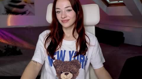 Mia online show from October 22, 2025, 5:19 am