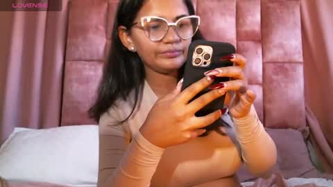 miasaandovaal 22 online show from January 10, 2025, 9:10 pm