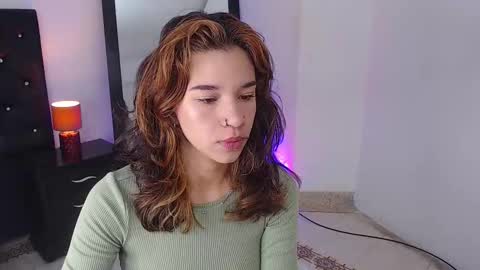miascarlet_16 online show from November 28, 2025, 1:47 pm