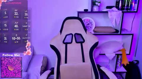 Mia  online show from November 24, 2025, 9:03 pm