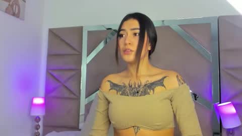 Snapshot of miasr_ chatting on November 19, 2025, 5:02 pm miasr_ online show from November 19, 2025, 5:02 pm