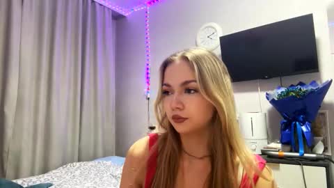 Milana online show from February 25, 2026, 9:35 pm