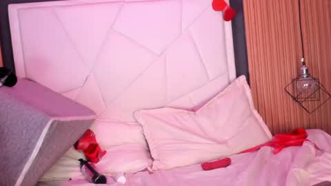 miatorres4 online show from April 24, 2026, 1:57 pm