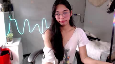 Mia online show from February 21, 2026, 6:14 am