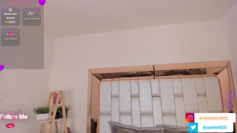 Mia Villalobos online show from January 10, 2025, 7:32 pm