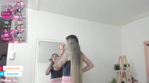 Mia Villalobos online show from September 17, 2025, 1:35 pm