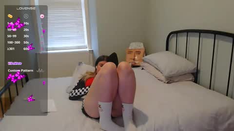 Mia  online show from February 11, 2025, 3:08 pm