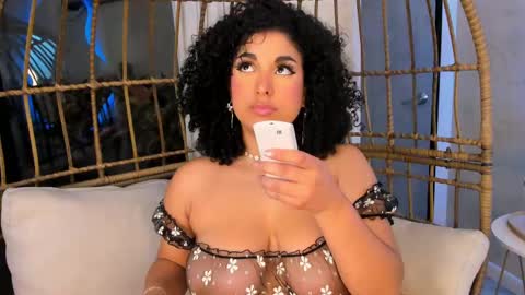 Snapshot of miawoderfull chatting on February 21, 2025, 9:45 am Mia online show from February 21, 2025, 9:45 am