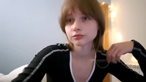 Luna online show from September 26, 2025, 5:17 pm