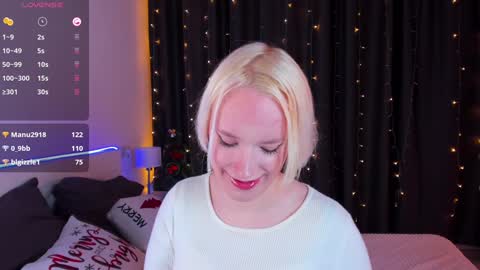 Snapshot of michael_swan chatting on January 1, 2025, 10:35 pm Michel online show from January 1, 2025, 10:35 pm