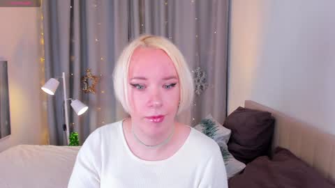 Snapshot of michael_swan chatting on January 2, 2025, 5:18 pm Michel online show from January 2, 2025, 5:18 pm