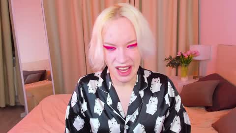 Snapshot of michael_swan chatting on February 8, 2025, 6:33 am Michel online show from February 8, 2025, 6:33 am