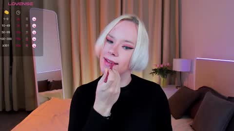 Snapshot of michael_swan chatting on February 18, 2025, 10:05 am Michel online show from February 18, 2025, 10:05 am