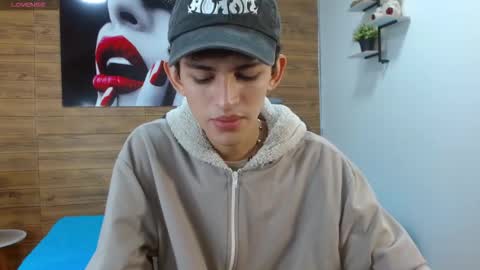 michaelkoiv online show from December 4, 2025, 12:25 pm