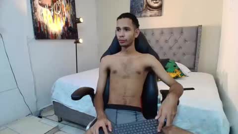 michaell_bellk_ online show from November 9, 2025, 6:28 pm