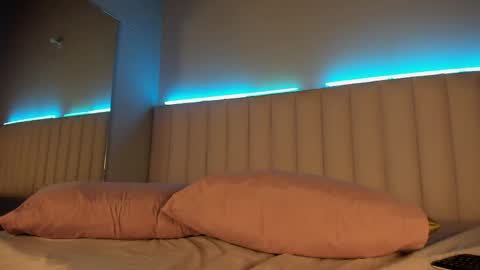 Snapshot of michbrunnette chatting on May 13, 2026, 3:37 am michbrunnette online show from May 13, 2026, 3:37 am