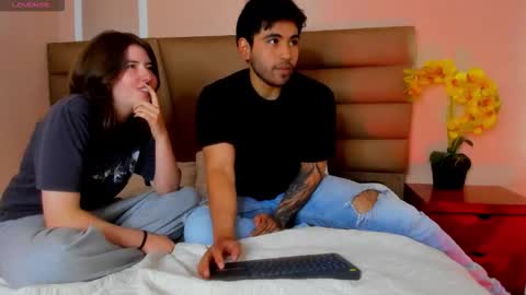 Snapshot of michelandchris chatting on November 25, 2025, 2:28 pm MichelandChris online show from November 25, 2025, 2:28 pm