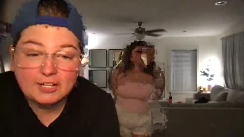 michelebussexx online show from September 17, 2025, 2:02 am