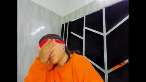 michell_rs online show from February 20, 2025, 7:23 am