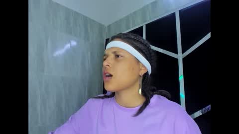 michell_rs online show from February 28, 2025, 1:05 am