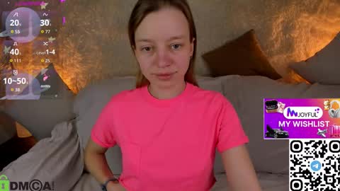 Snapshot of michelle_blond chatting on December 18, 2025, 7:36 am michelle_blond online show from December 18, 2025, 7:36 am