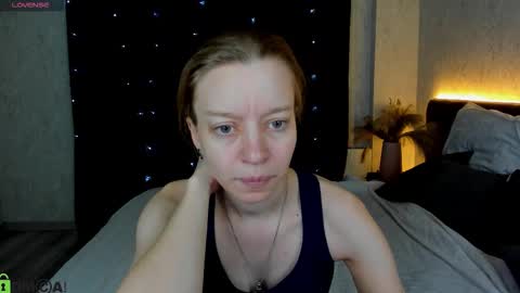Snapshot of michelle_blond chatting on December 21, 2025, 8:10 am michelle_blond online show from December 21, 2025, 8:10 am