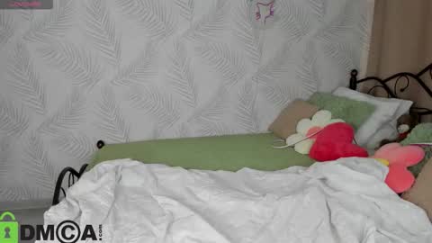 Snapshot of michelle_blond chatting on February 19, 2026, 7:59 am michelle_blond online show from February 19, 2026, 7:59 am