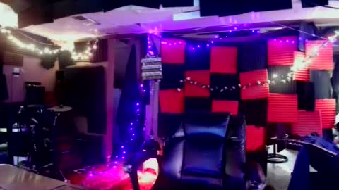 Snapshot of michelle_flowers chatting on September 30, 2025, 3:00 am michelle_flowers online show from September 30, 2025, 3:00 am