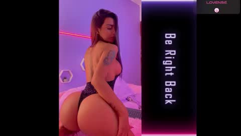 michelle_madson_ online show from October 24, 2025, 1:29 pm