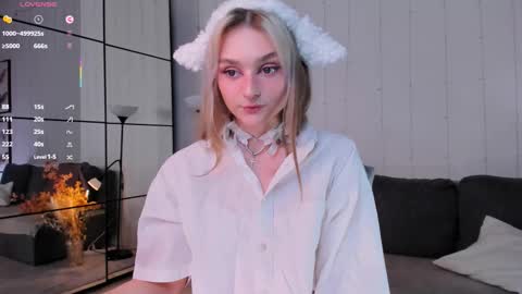 Michelle online show from October 3, 2025, 9:45 pm
