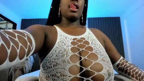 michellepreston_ online show from February 13, 2026, 12:12 pm