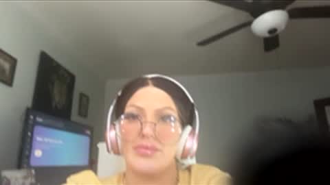 Urbaybee23 online show from February 6, 2026, 10:40 am