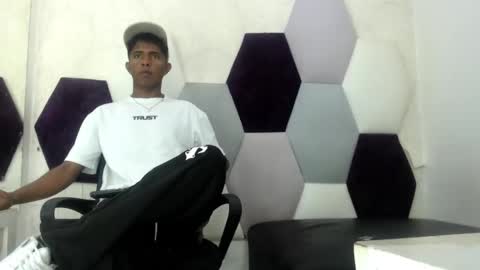 Snapshot of mick_storm chatting on February 1, 2026, 7:45 pm Mick storm online show from February 1, 2026, 7:45 pm