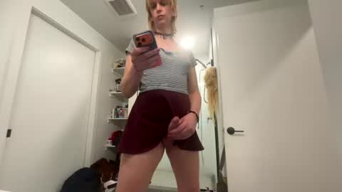 mickisofine online show from July 20, 2026, 2:37 am