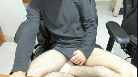 microfama00 online show from May 1, 2026, 10:47 pm