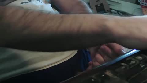 Snapshot of micwalrus chatting on September 19, 2025, 4:07 pm micwalrus online show from September 19, 2025, 4:07 pm