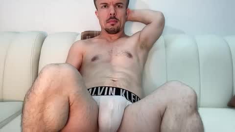 Snapshot of midgettripod1 chatting on September 26, 2025, 11:31 pm Aaron online show from September 26, 2025, 11:31 pm