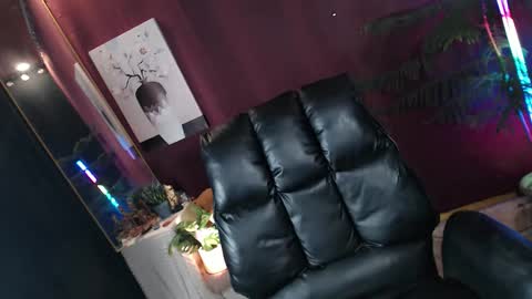 Kitty online show from May 17, 2026, 11:45 pm
