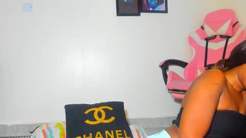 lydia follow me on ig at shortgirl 406 online show from February 18, 2025, 6:04 am