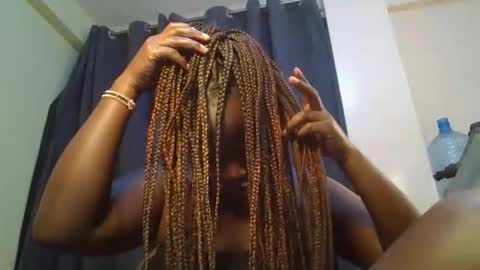 midnightt_curves online show from May 22, 2026, 9:20 pm