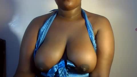 midnightt_curves online show from June 7, 2026, 4:22 pm