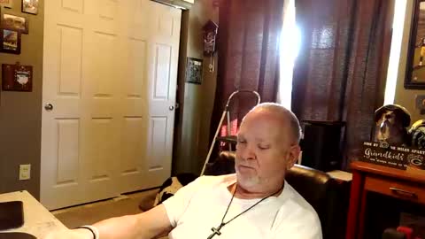 midwestdad09 online show from October 31, 2025, 4:41 pm