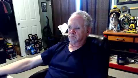 midwestdad09 online show from April 1, 2026, 6:27 pm