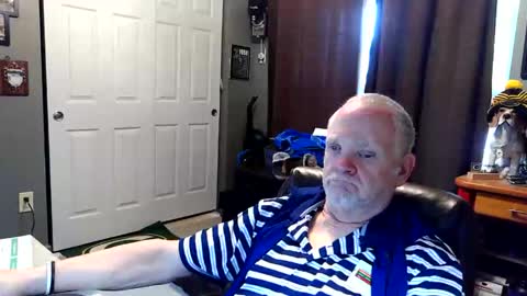 midwestdad09 online show from April 18, 2026, 1:48 pm