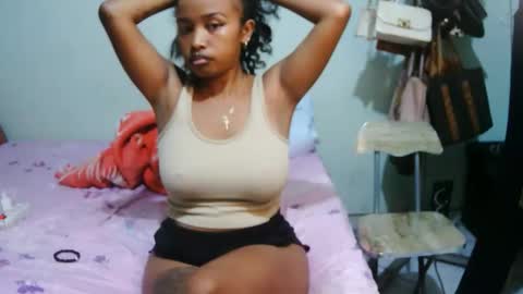 Snapshot of miel_07 chatting on February 10, 2026, 11:03 am miel_07 online show from February 10, 2026, 11:03 am