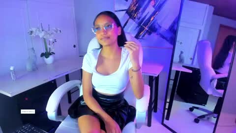 miel_ambar online show from April 27, 2026, 12:47 pm